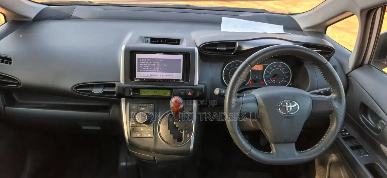 Toyota Wish 2011 Silver