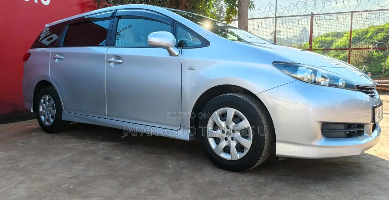 Toyota Wish 2011 Silver