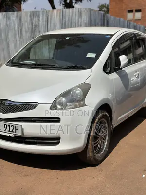Toyota Ractis 2010 White