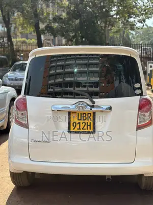 Toyota Ractis 2010 White