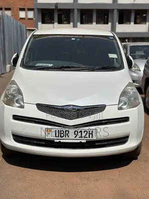 Toyota Ractis 2010 White