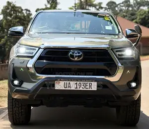 Toyota Hilux Revo Double Cab Deisel 2.8 AWD 2022 Green