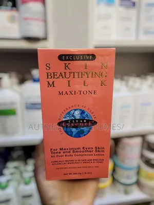 Clear Essence Platinum Maxi-Tone Skin Beautifying Milk 283g