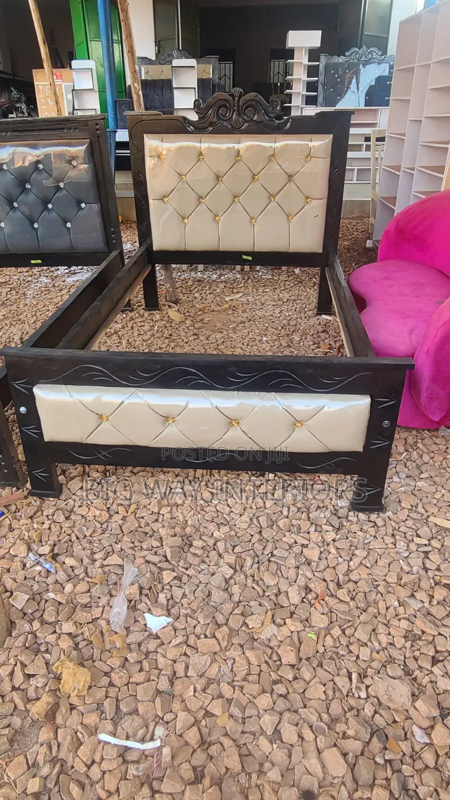 Indoor Cream 4x6 Bed