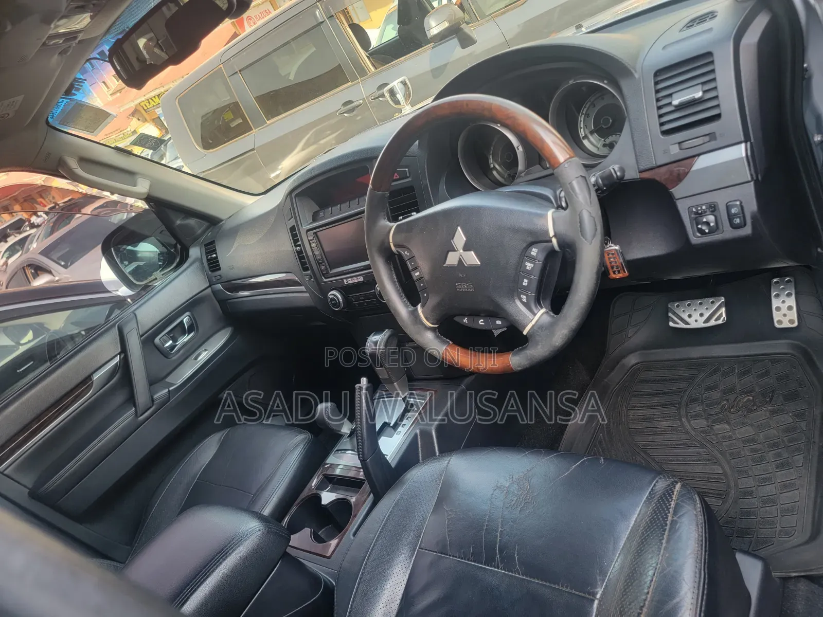 Mitsubishi Pajero 2012 Silver