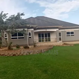 5bdrm Bungalow in Wakiso for sale