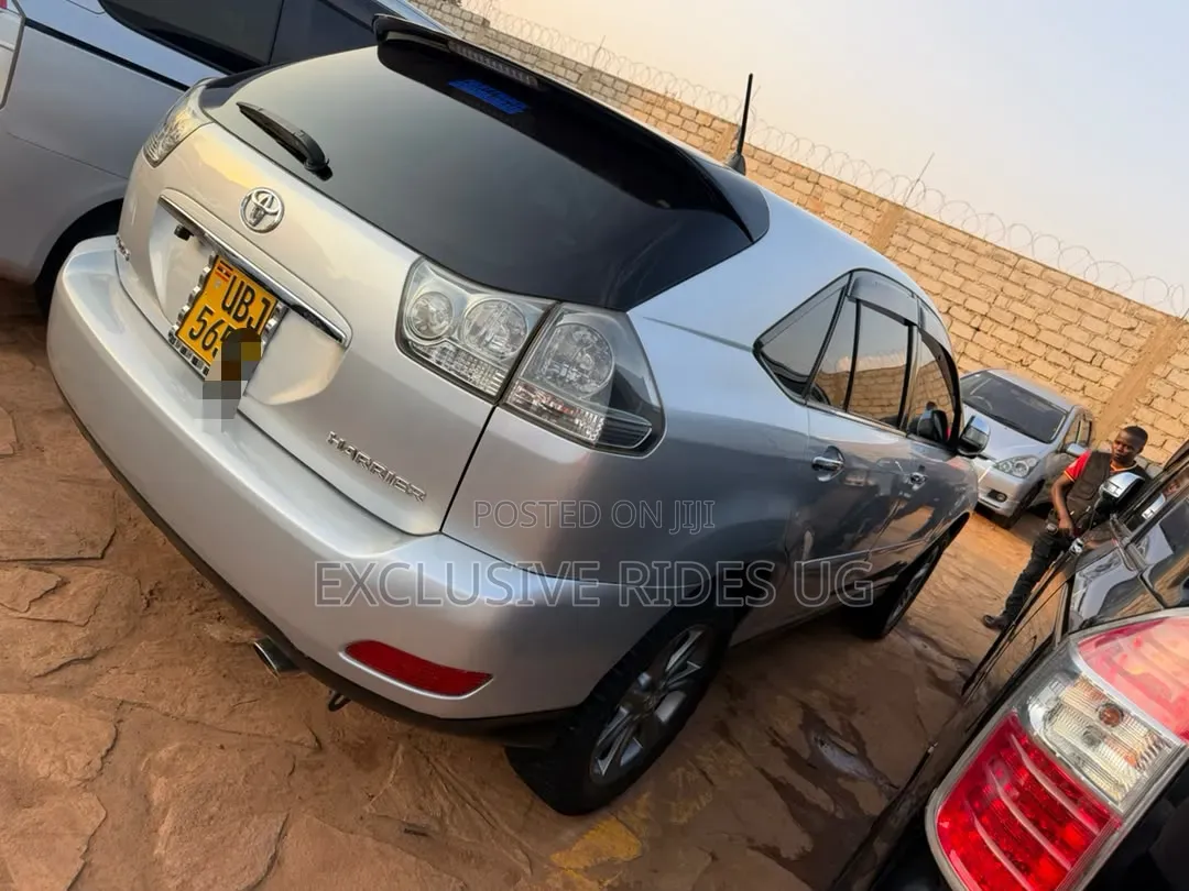 Toyota Harrier 2011 Silver