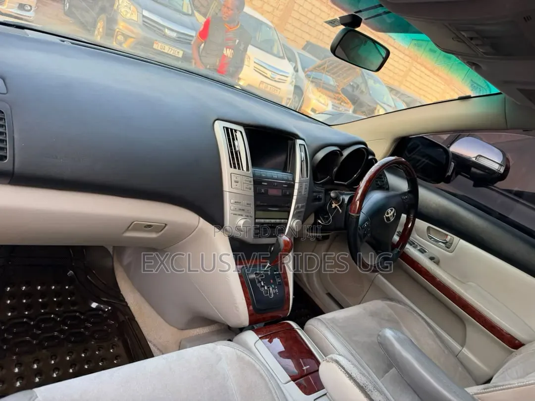 Toyota Harrier 2011 Silver