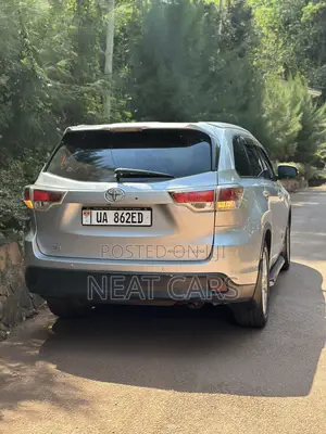 Toyota Kluger 2016 Silver