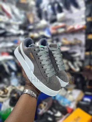 High Grade Puma Sneakers
