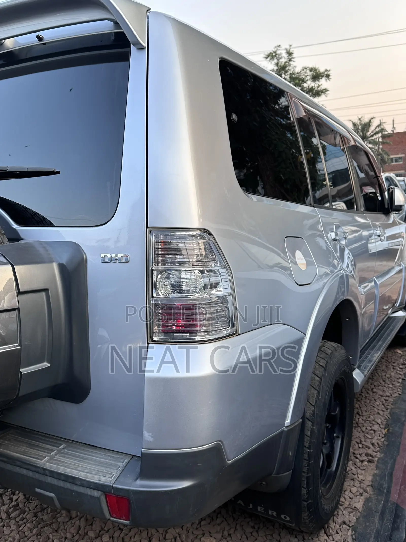 Mitsubishi Pajero 2010 Silver