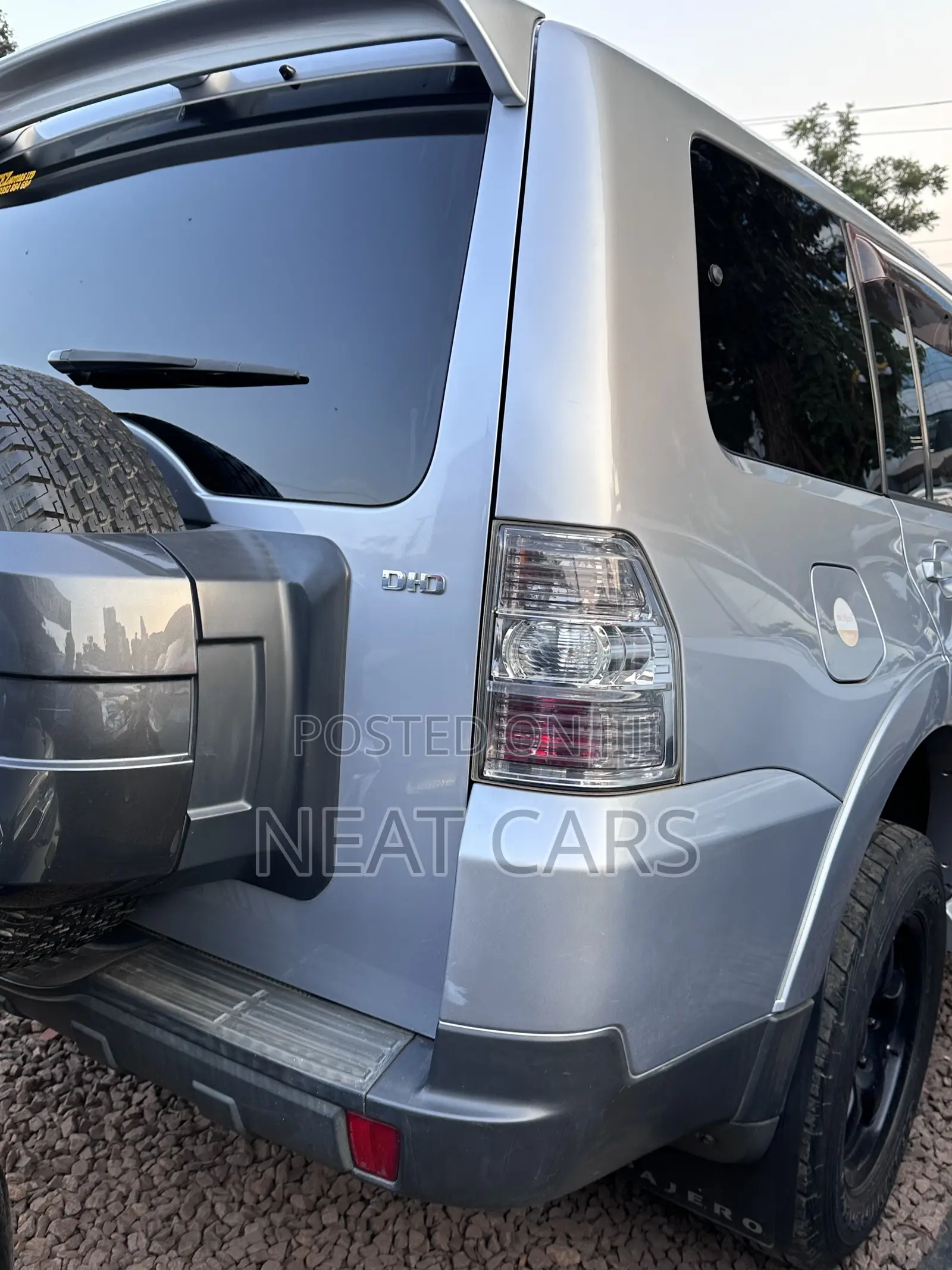 Mitsubishi Pajero 2010 Silver