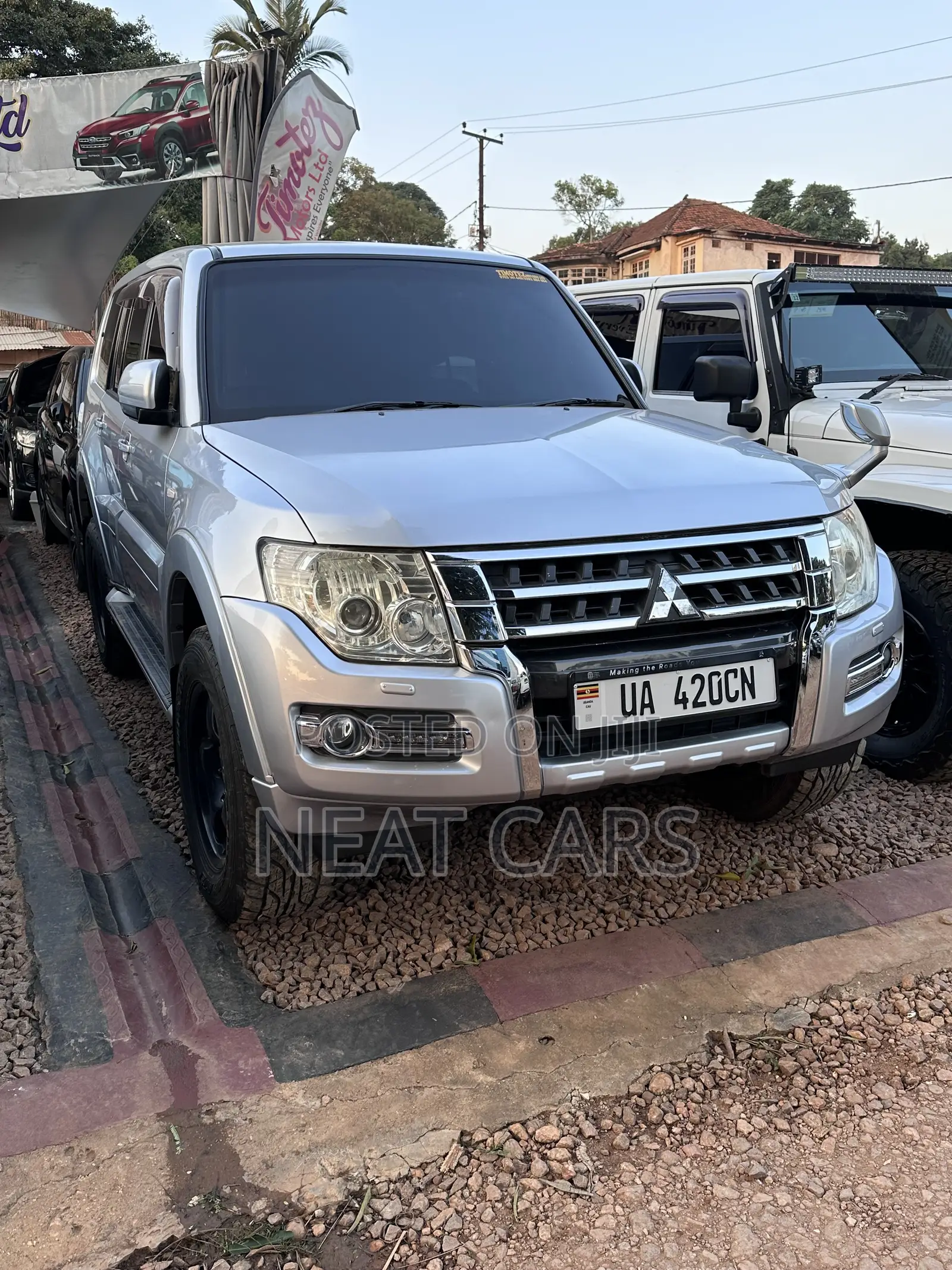Mitsubishi Pajero 2010 Silver