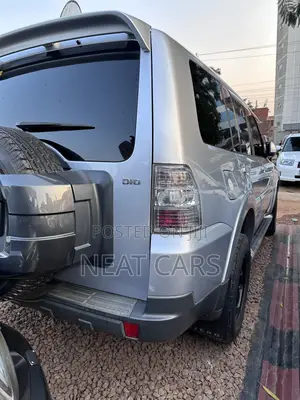 Mitsubishi Pajero 2010 Silver