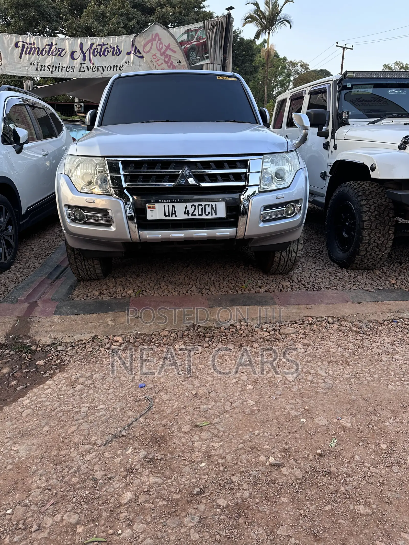 Mitsubishi Pajero 2010 Silver