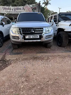 Mitsubishi Pajero 2010 Silver