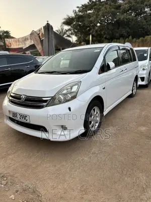 Toyota ISIS 2010 White
