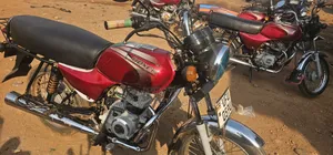 Bajaj Boxer 2024 Red