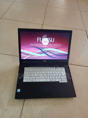 Laptop Fujitsu Lifebook A579 4GB Intel Core i3 HDD 250GB