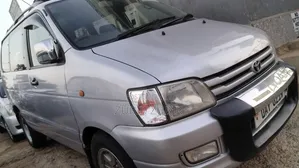 Toyota Noah 2001 Silver
