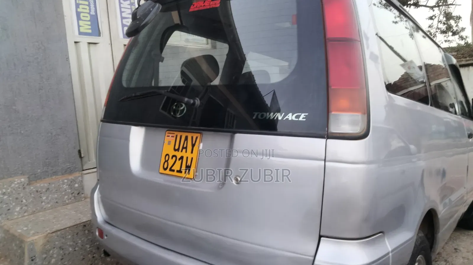 Toyota Noah 2001 Silver