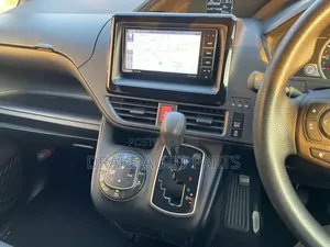 Android Radio System for Noah Esquire Voxy 2014_2018