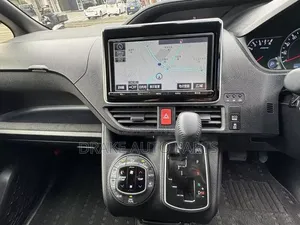 Android Radio System for Noah Esquire Voxy 2014_2018