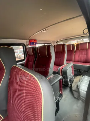 Toyota HiAce 2010 Silver