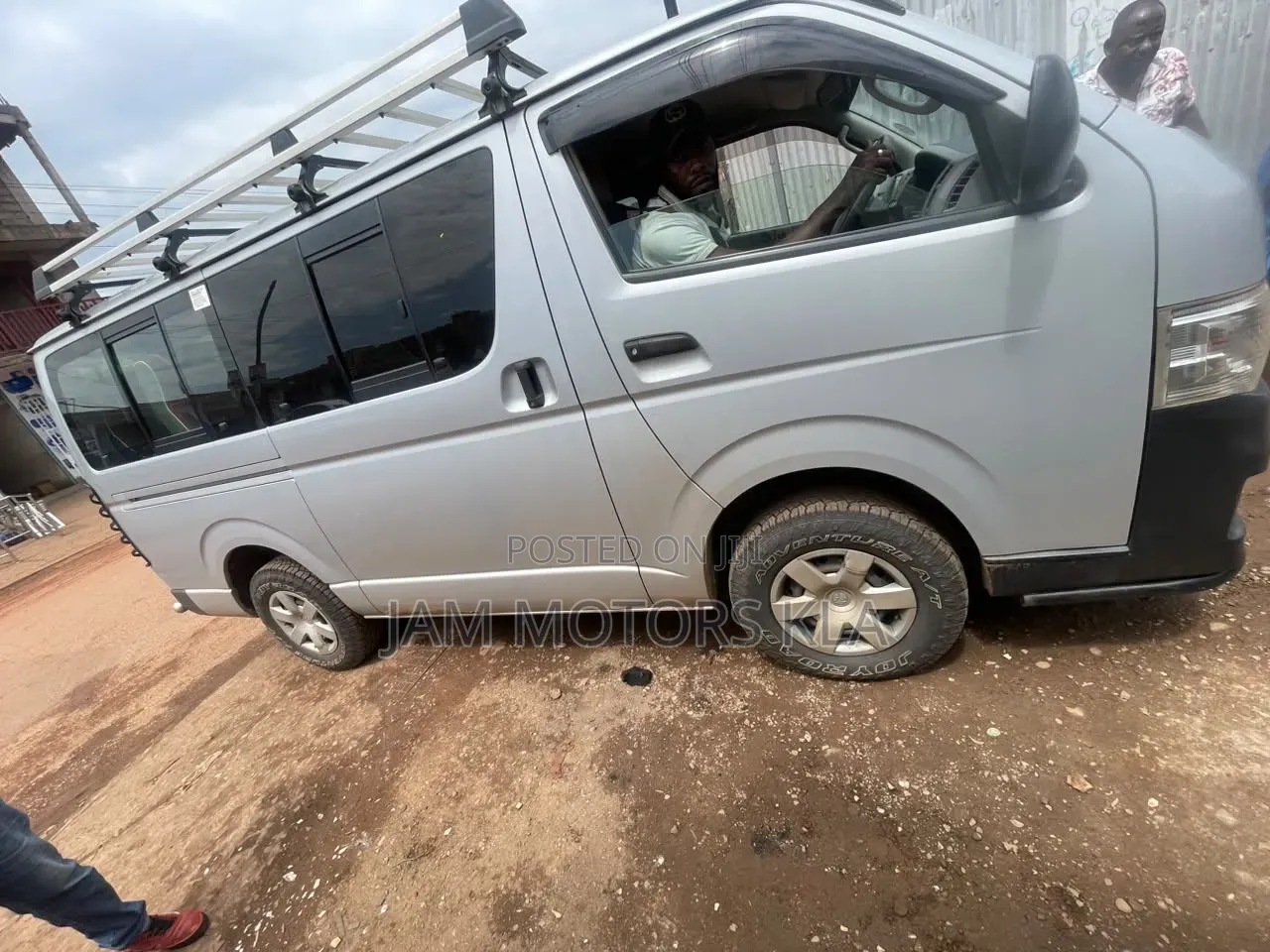 Toyota HiAce 2010 Silver