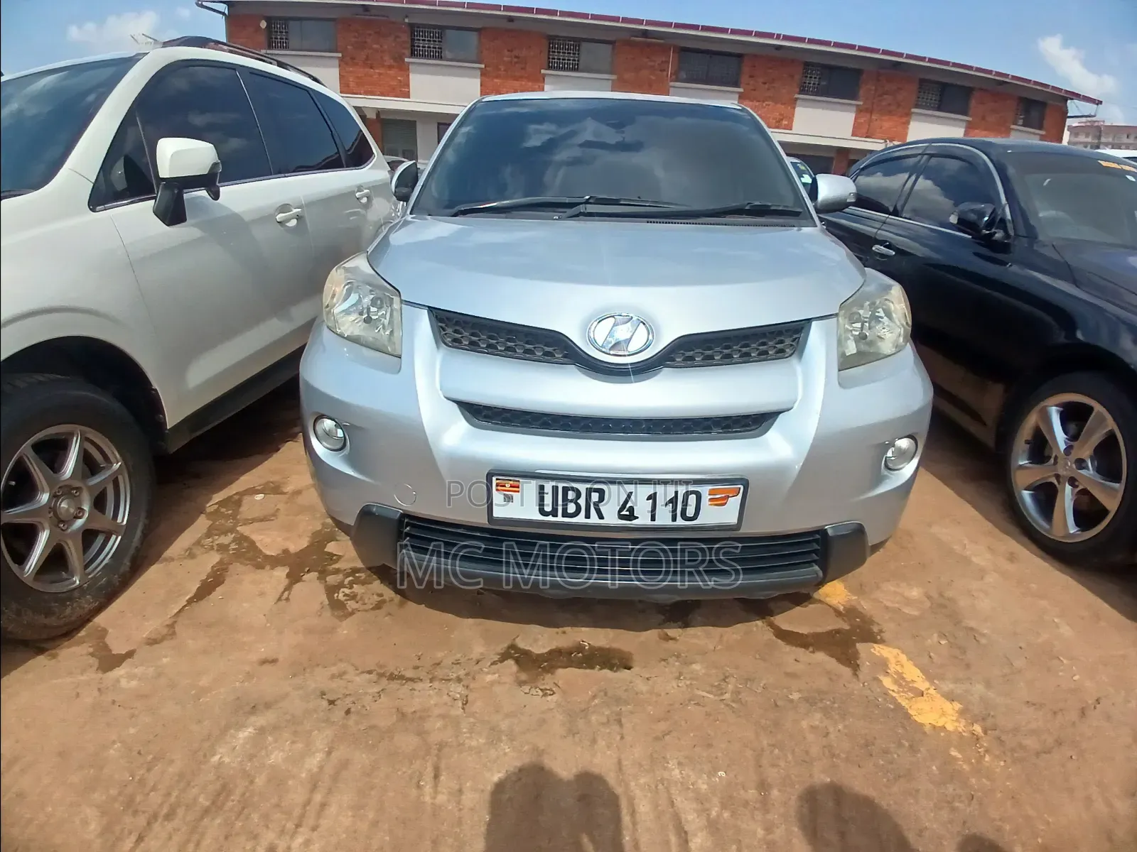 Toyota IST 2010 Silver