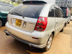 Toyota Nadia 2.0 135hp FWD 1999 Silver