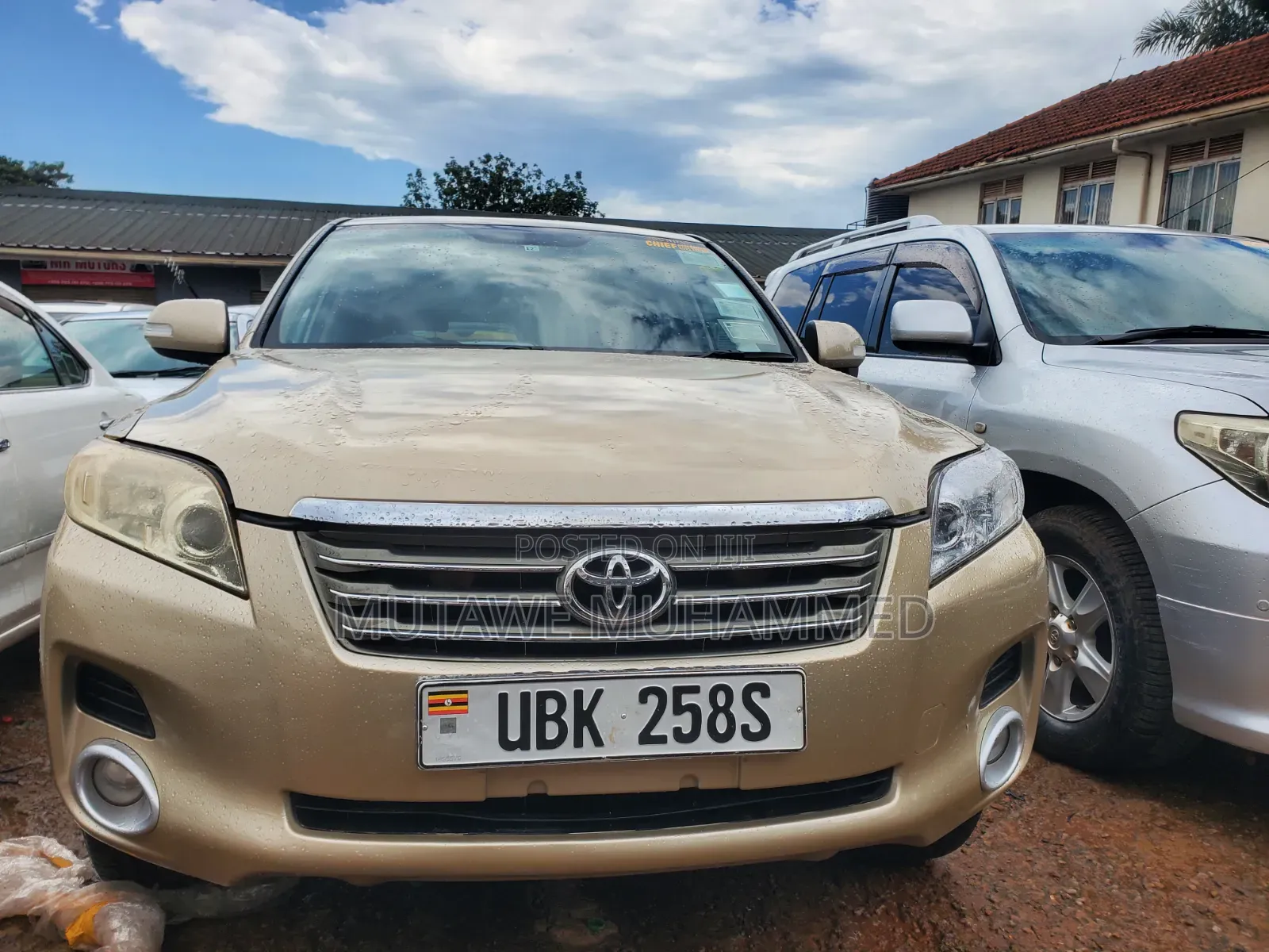 Toyota Vanguard 2010 Gold
