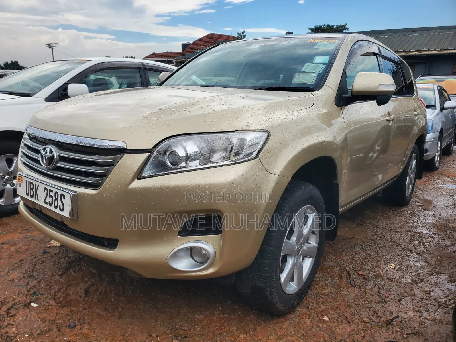 Toyota Vanguard 2010 Gold