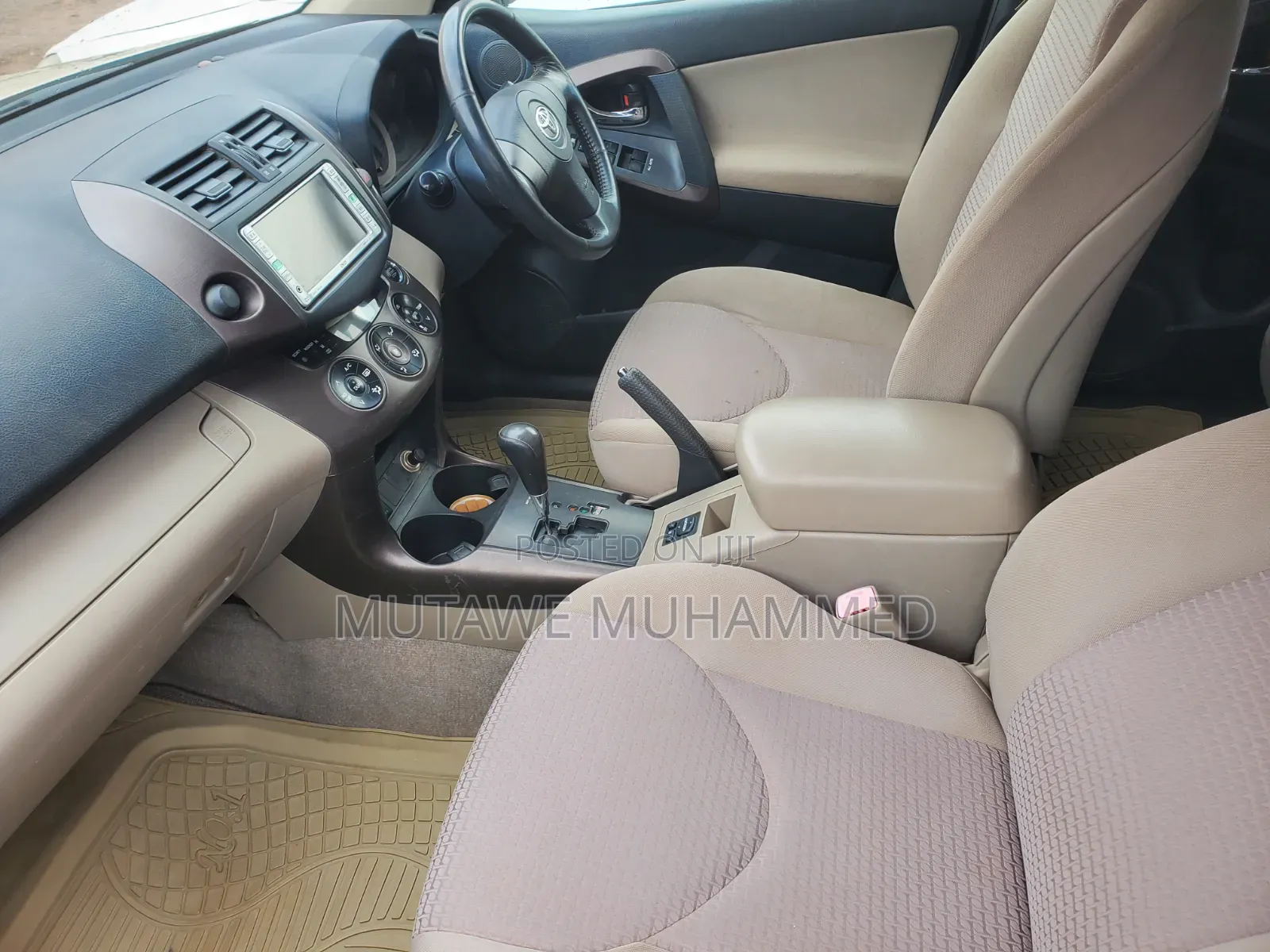 Toyota Vanguard 2010 Gold