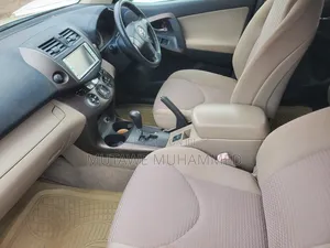 Toyota Vanguard 2010 Gold