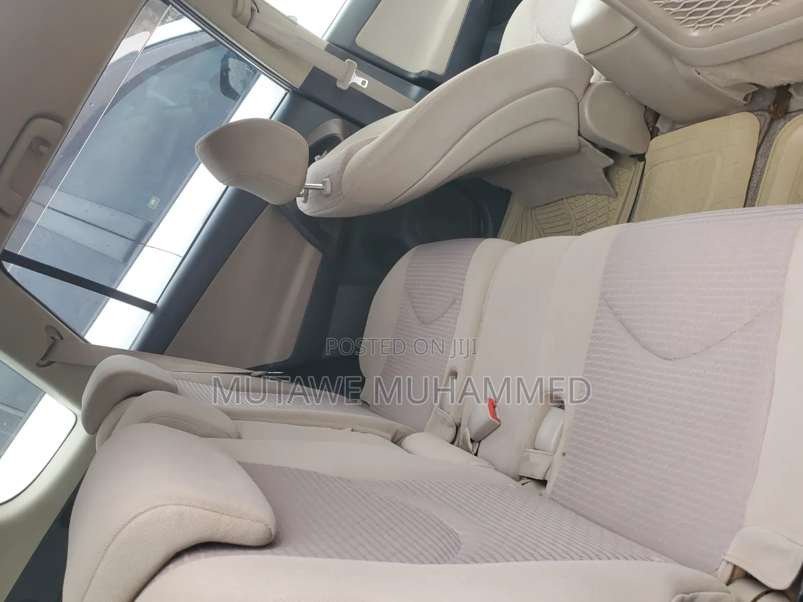 Toyota Vanguard 2010 Gold