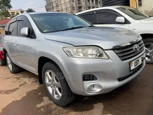 Toyota Vanguard 2010 Silver