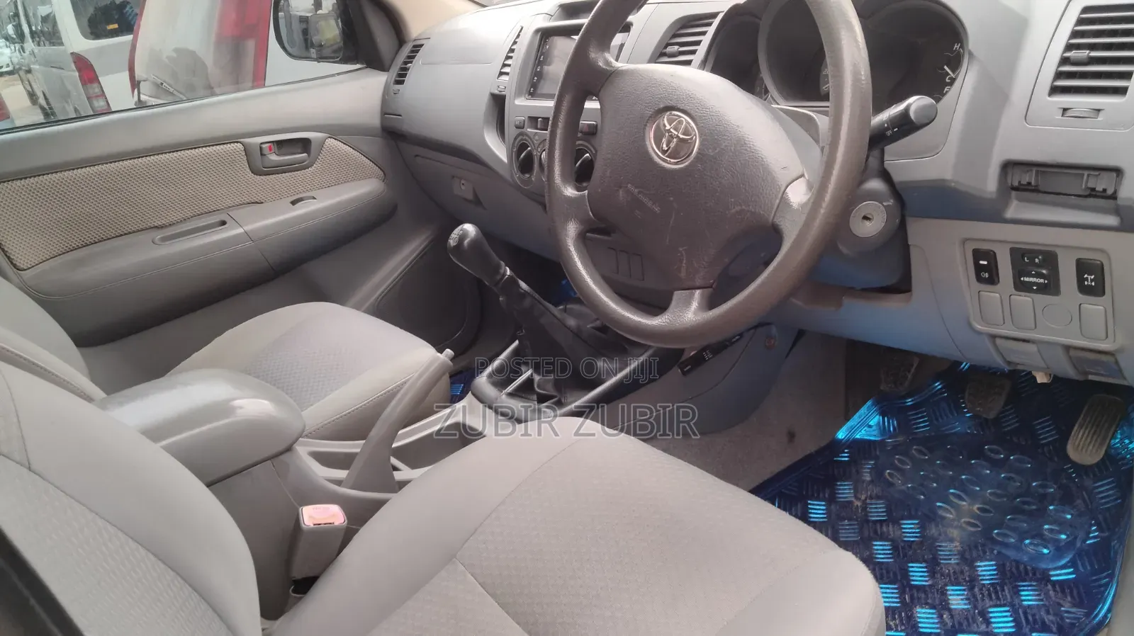 Toyota Hilux 2010 Gray