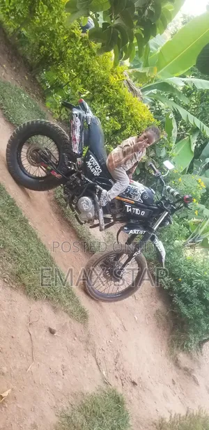 Yamaha 2004 Black
