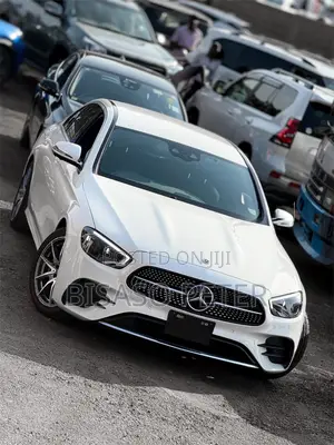 Mercedes-Benz E300 2019 White