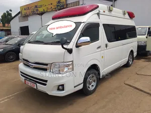 Toyota HiAce 2010 White