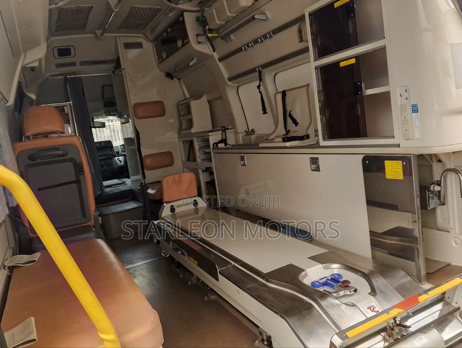 Toyota HiAce 2010 White