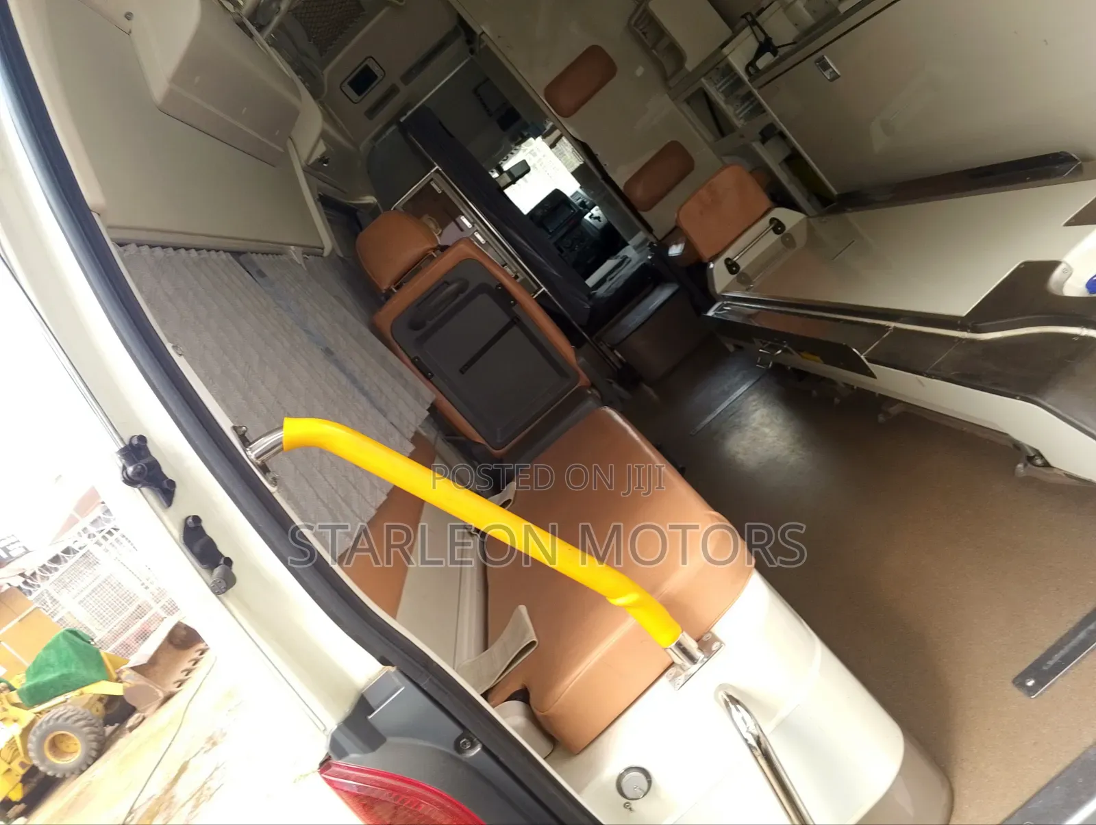 Toyota HiAce 2010 White