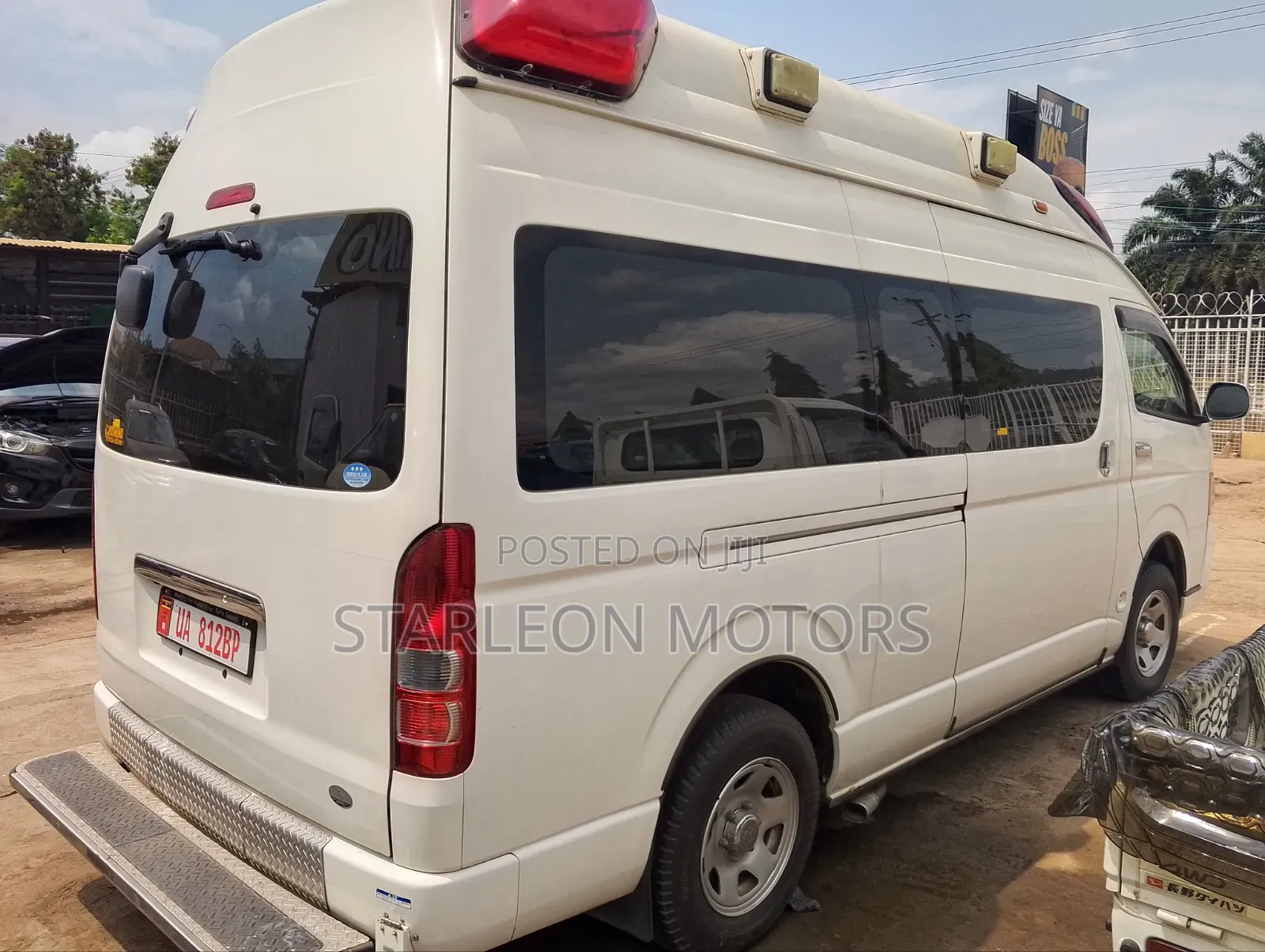 Toyota HiAce 2010 White