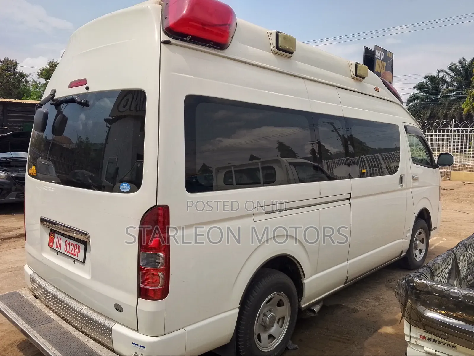 Toyota HiAce 2010 White