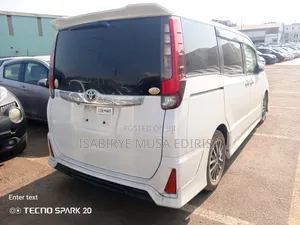 Toyota Noah 2017 White