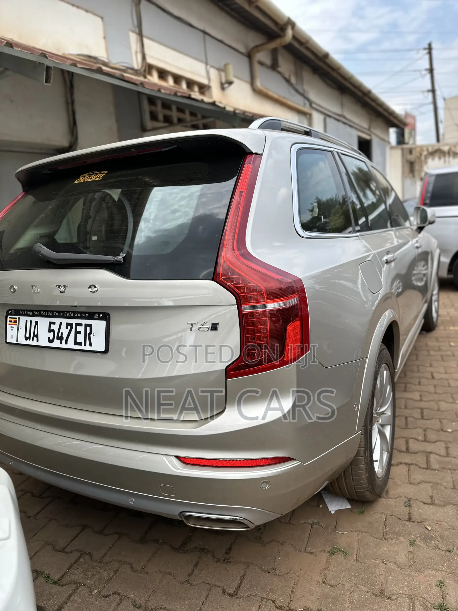 Volvo XC60 2018 Gold