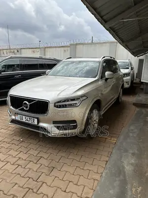 Volvo XC60 2018 Gold