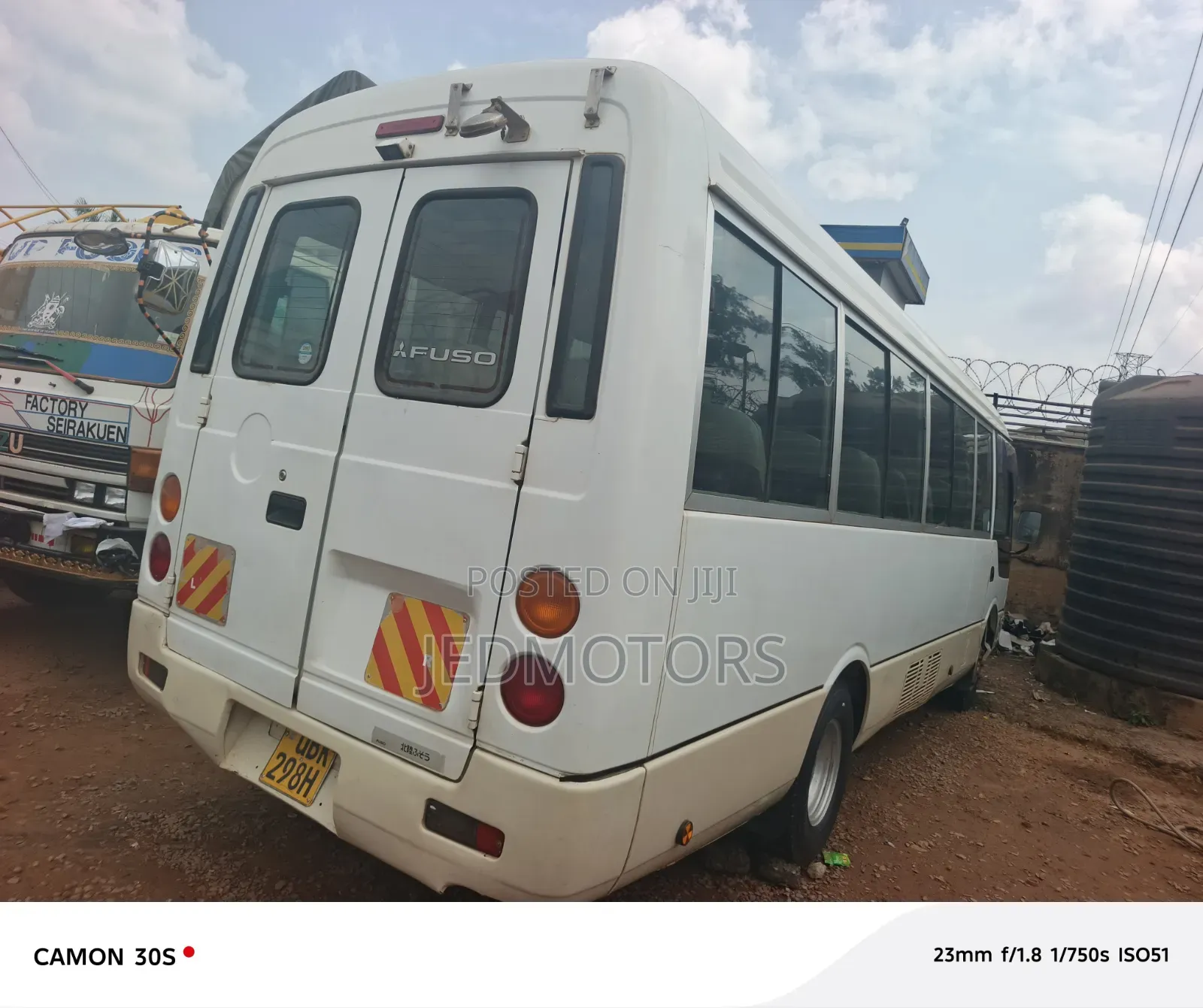 Mitsubishi Fuso Rosa 2006 White
