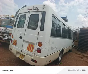 Mitsubishi Fuso Rosa 2006 White
